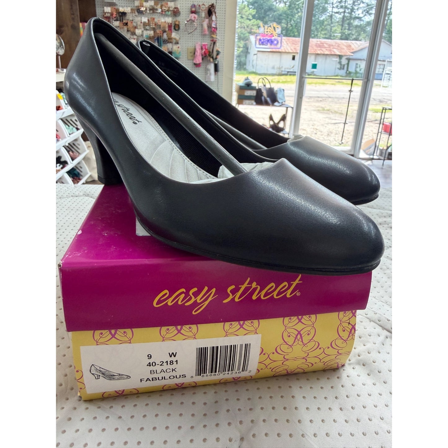 Easy Street Black Low Heel Pumps Womens Size 11W Slip-On Comfortable Work Or Dress Shoes